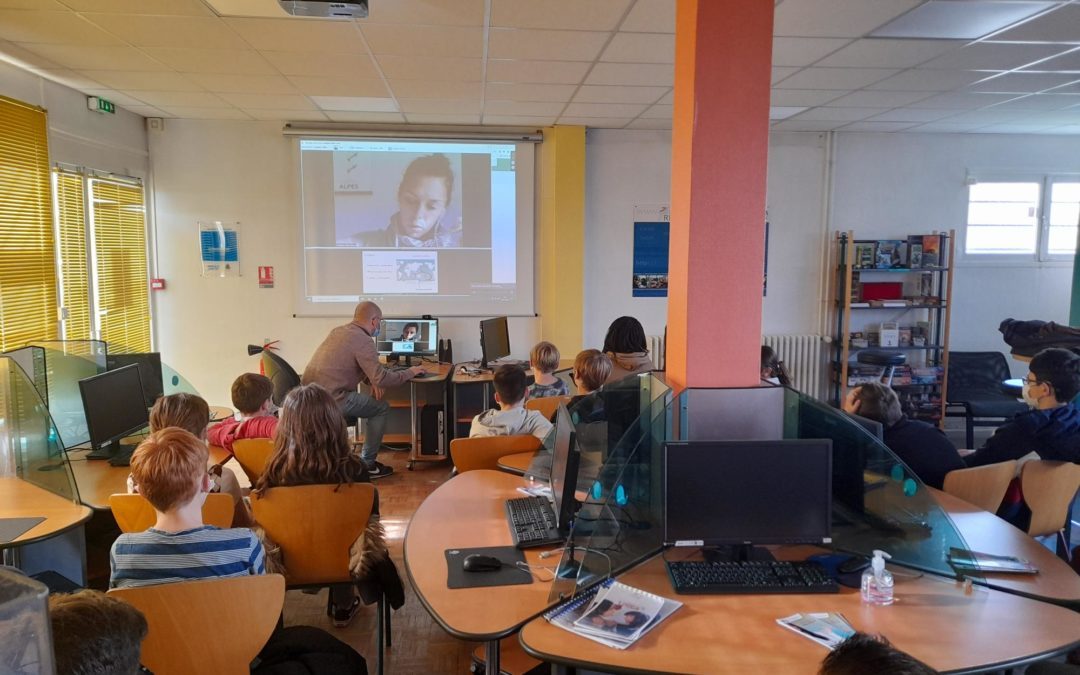 Visioconférence à la médiathèque Armel de Wismes